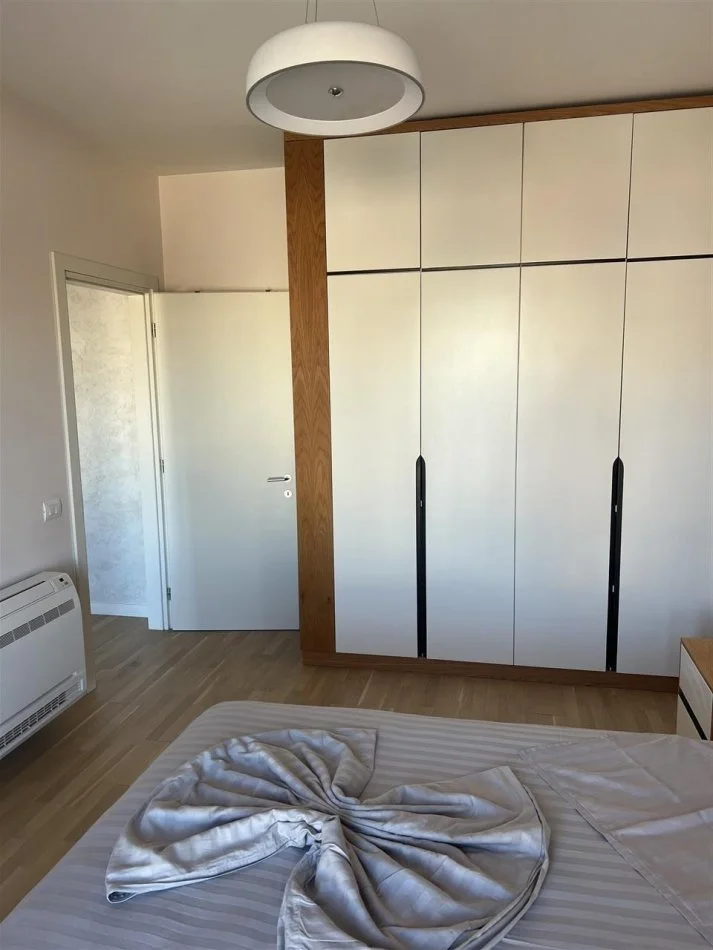 Tirane, jepet me qera apartament 1+1+Ballkon Kati 4, 74 m² 670 € (Rruga Panorama)