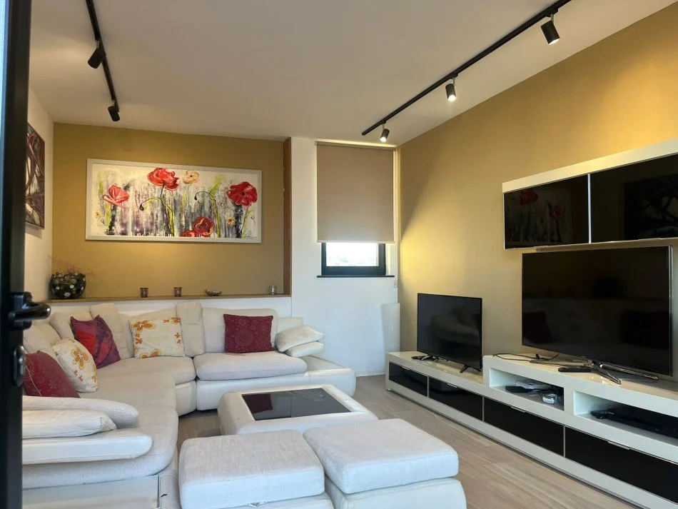 Tirane, shitet apartament 3+1+Aneks+Ballkon Kati 10, 140 m² 230.000 € (Zona e Brrylit)