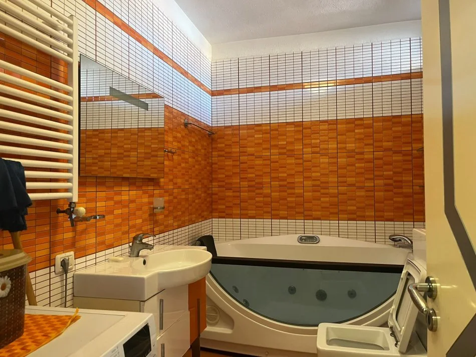 Tirane, shitet apartament 3+1+Aneks+Ballkon Kati 10, 140 m² 230.000 € (Zona e Brrylit)