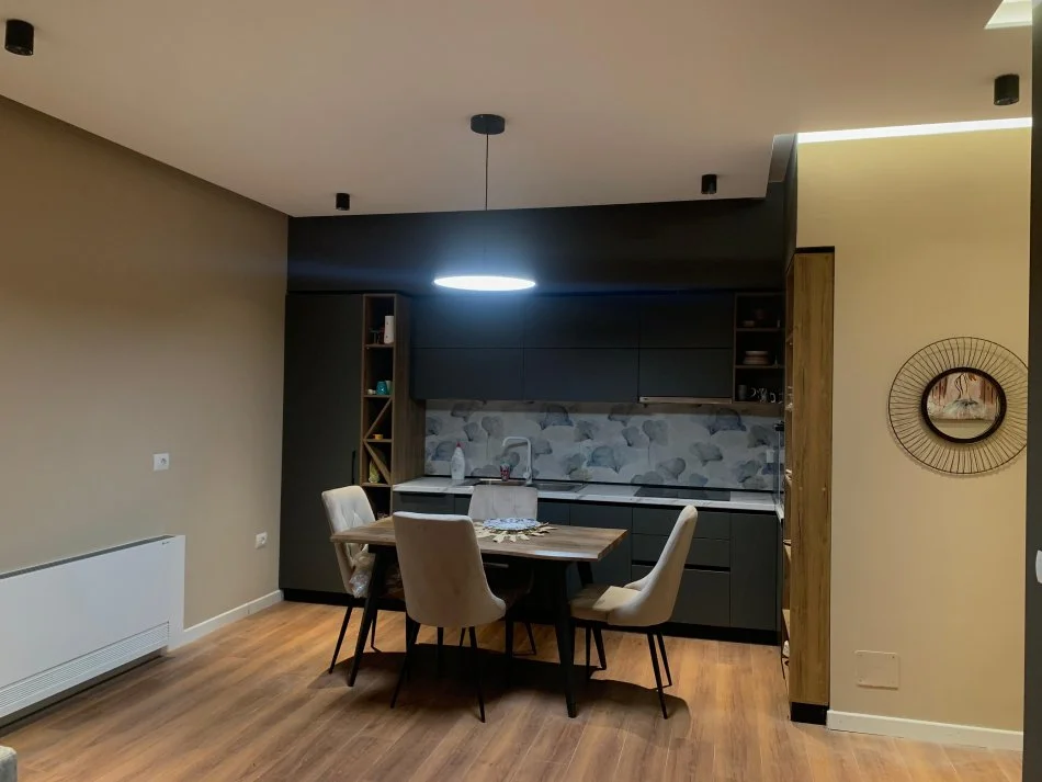 Tirane, jepet me qera apartament 3+1+Ballkon Kati 5, 100 m² 900 € (Ish Fusha e Aviacionit, Tirana, Albania)