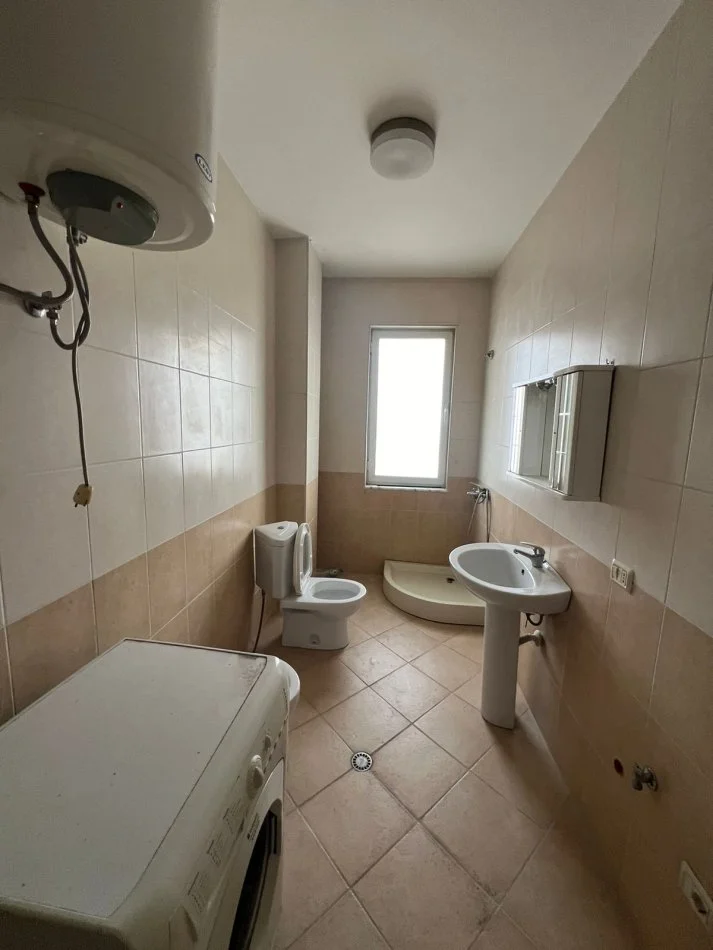 Durres, shitet apartament 2+1+Aneks+Ballkon Kati 6, 130 m² 130.000 € (Spitali)