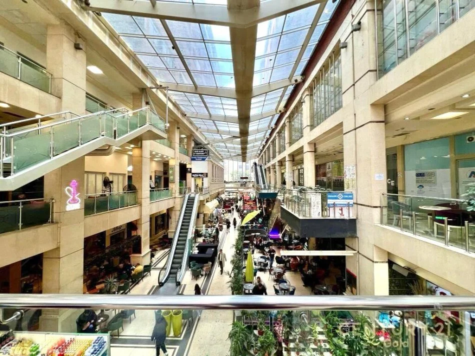 Jepet Me Qera Amb Biznesi Open Space ( 105m2 ) Fiks Te Galeria, Fasade Nga 15kateshi (📍 Qender) K2, Pllt Me Ashensor 800euro/muaj******