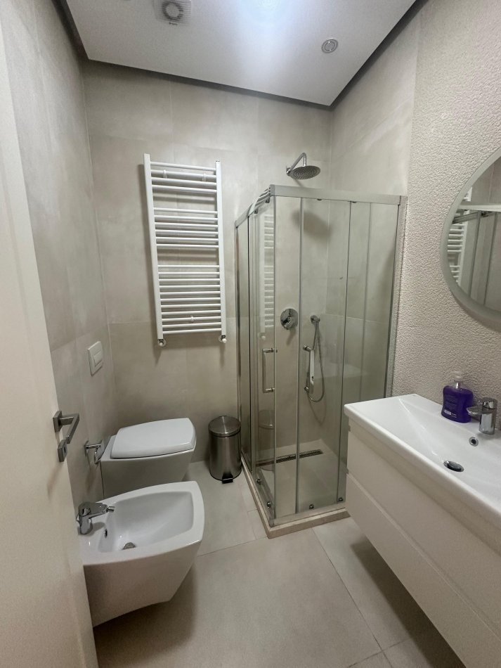 Tirane, jepet me qera apartament+verande | Penthouse 3+1+Aneks+Ballkon Kati 3, 200 m² 1.500 € (Rezidenca Secret Garden ne TEG)