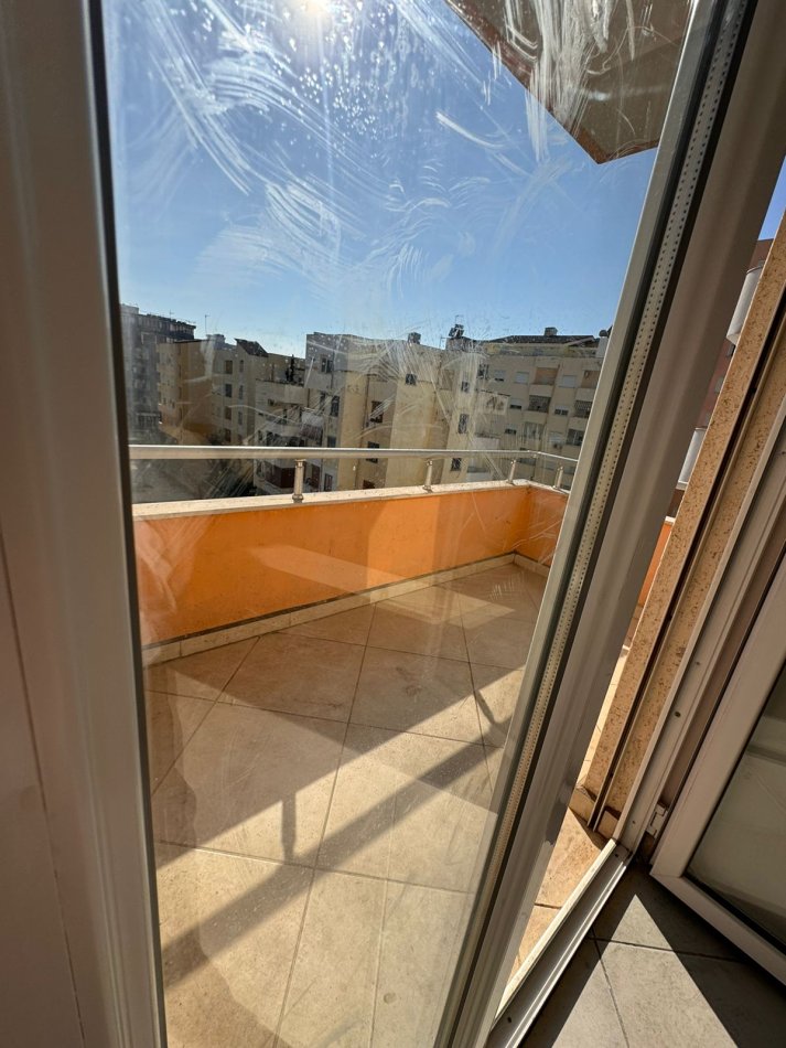 Durres, shitet apartament 2+1+Aneks+Ballkon Kati 4, 90 m² 95.000 € (Shkembi i Kavajes)