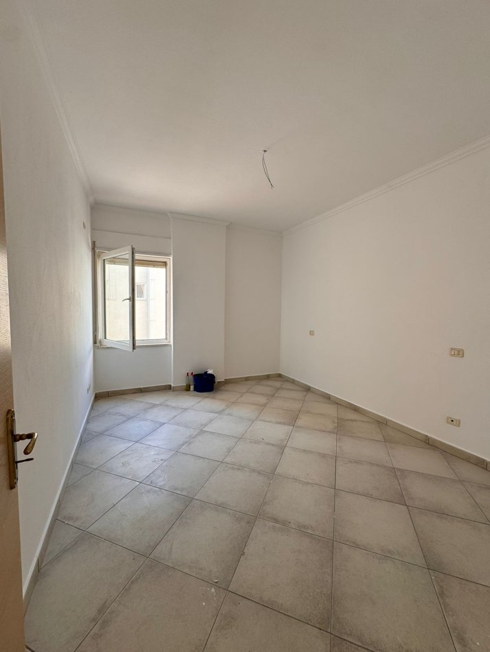 Durres, shitet apartament 2+1+Aneks+Ballkon Kati 4, 90 m² 95.000 € (Shkembi i Kavajes)