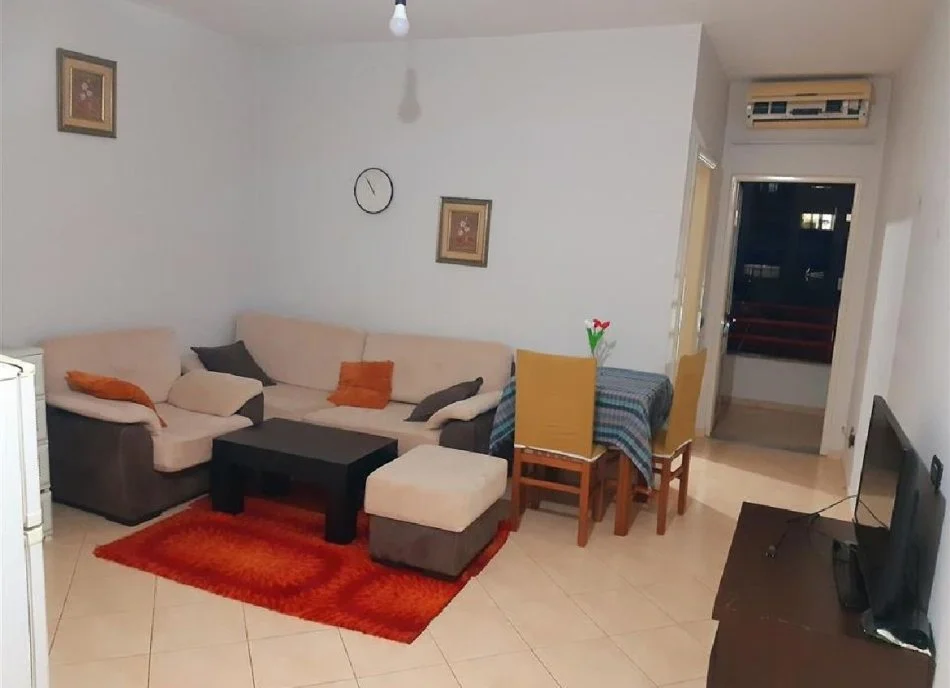 Tirane, jepet me qera apartament 1+1+Ballkon Kati 4, 75 m² 350 € (ASTIR)