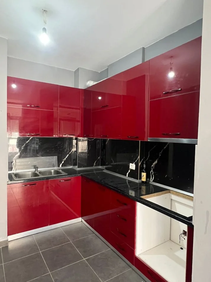 Tirane, shitet garsonier 1+1 Kati 6, 52 m² 60.000 € (rruga Sokrat Miho)