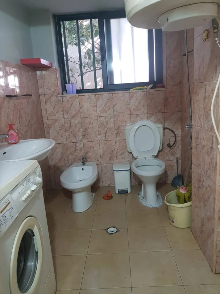 Tirane, jap me qera apartament 1+1 Kati 1, 72 m² 400 € (myslym shyr)