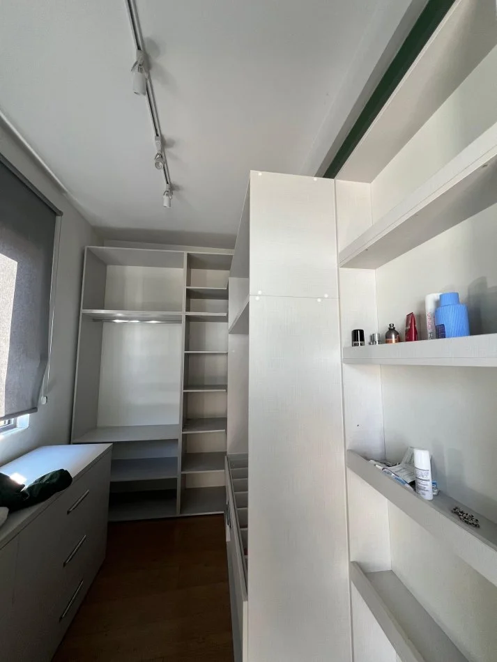 Tirane, jepet me qera Vile 2+1 Kati 3, 120 m² 650 €