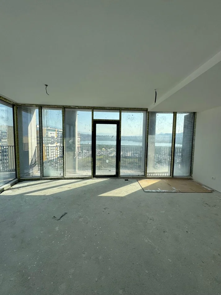 Tirane, shitet apartament 3+1 Kati 9, 217 m² (Lake View, Rruga e Kosovareve)