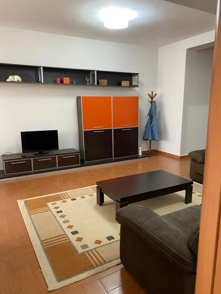 Tirane, jepet me qera apartament 2+1 Kati 1, 117 m² 600 € 
