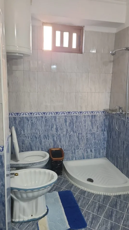 Tirane, jepet me qera apartament 3+1 Kati 3, 82 m² 700 € 