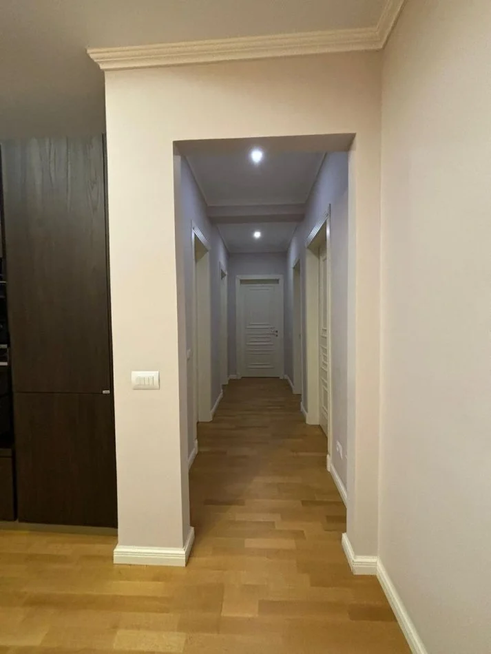 Tirane, shitet apartament Kati 2, 172 m² 390.000 € 