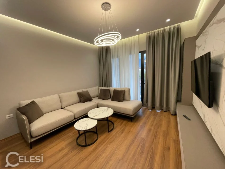 Tirane, jepet me qera apartament 2+1+Ballkon Kati 6, 110 m² 830 € (Farmacia nr10)