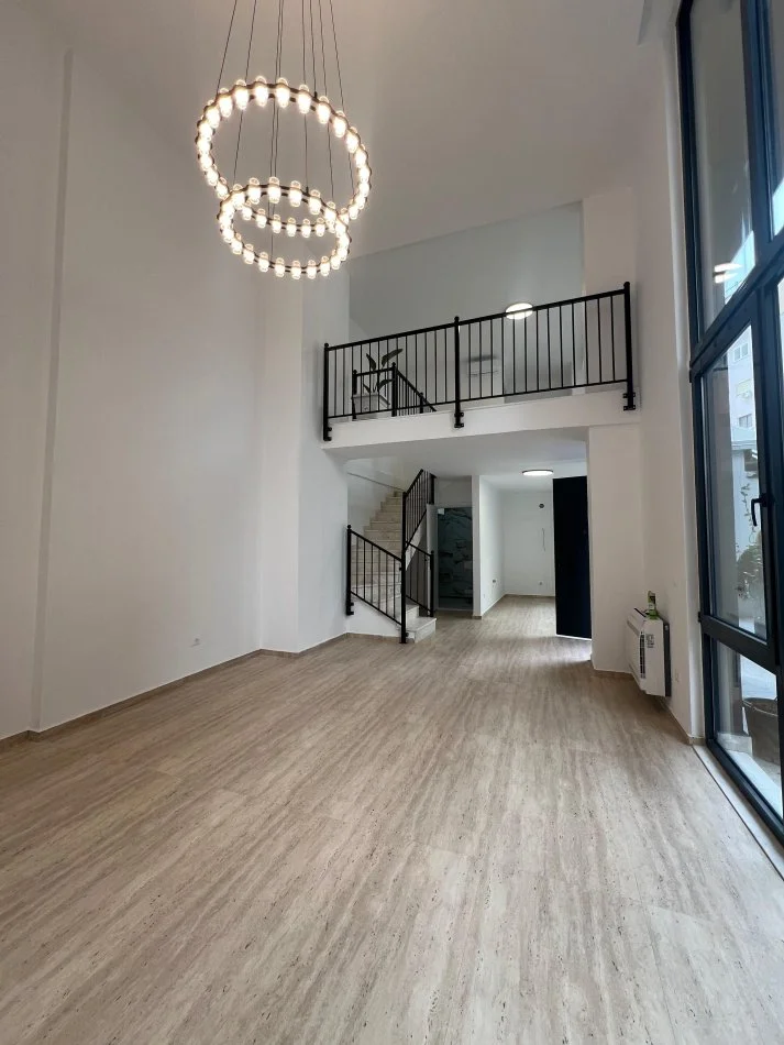 Tirane, jepet me qera zyre Kati 0, 88 m² 900 € (Rruga Tefta Tashko Koco, Pazari i Ri)