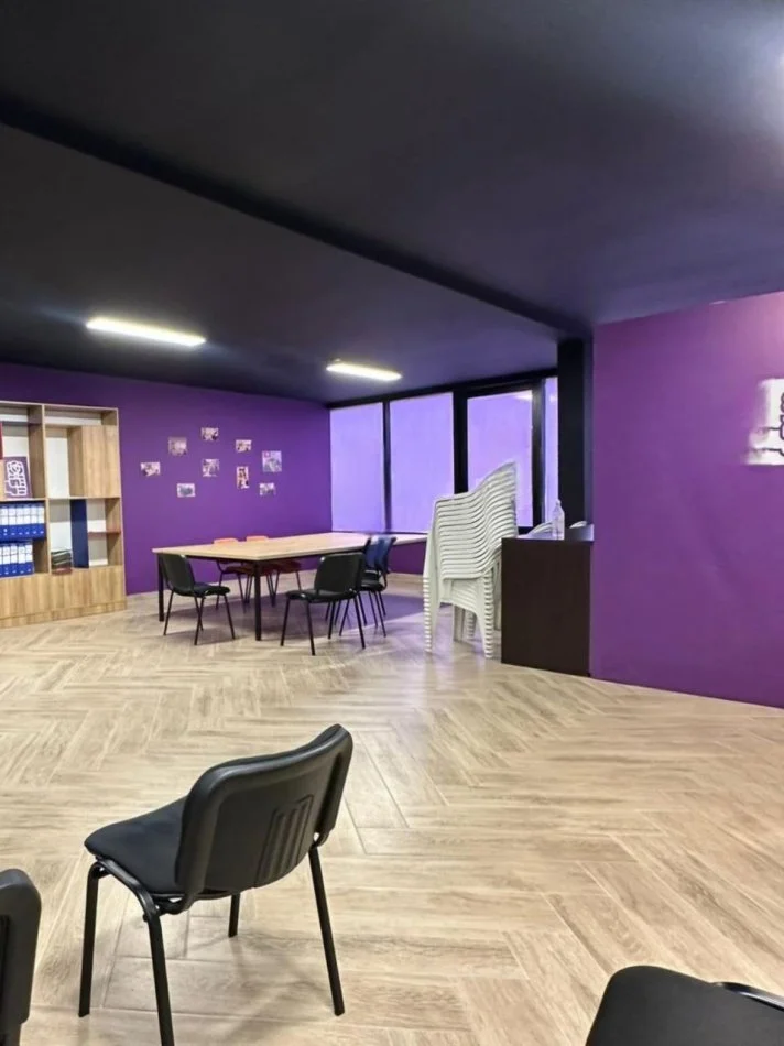 Tirane, shes ambjent biznesi Kati 1, 220 m² (Rruga e Dibres)