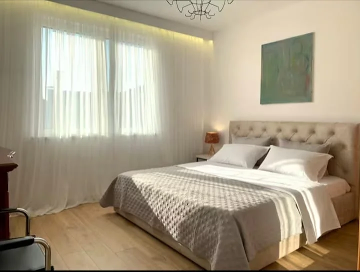 Tirane, jap me qera apartament 2+1 Kati 3, 78 m² 700 € (pallati me shigjeta)