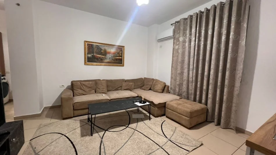 Tirane, jepet me qera apartament 1+1 Kati 0, 75 m² 500 € 