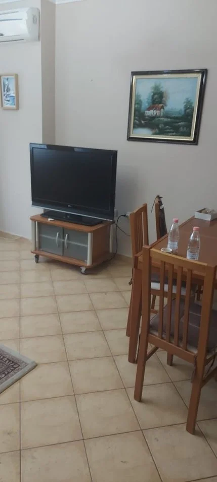 Tirane, jepet me qera apartament 1+1 Kati 6, 70 m² 580 € (Rruga e Elbasanit)