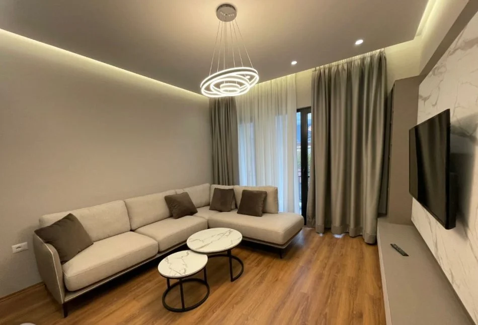 Tirane, apartament 2+1+Ballkon Kati 8, 110 m²