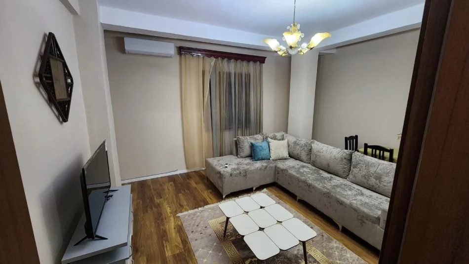 Tirane, jepet me qera apartament 2+1 Kati 4, 105 m² 650 € (Myslym Shyri)