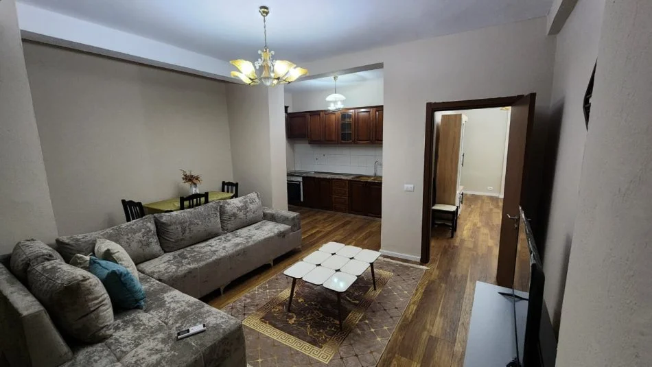 Tirane, jepet me qera apartament 2+1 Kati 4, 105 m² 650 € (Myslym Shyri)