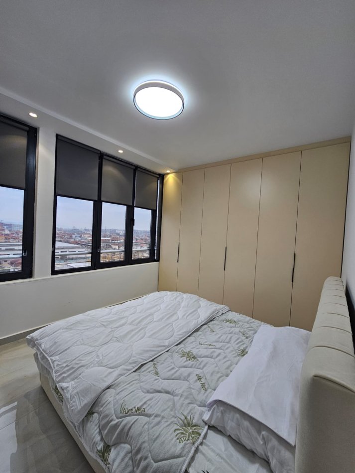 Tirane, jepet me qera apartament 1+1 Kati 7, 75 m² 480 € (5 Maji)