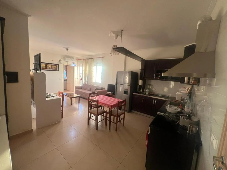 Vlore, jepet me qera apartament 1+1+Ballkon Kati 9, 65 m² 340 € (Plazhi Vjeter)