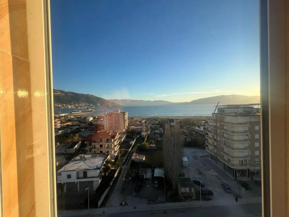 Vlore, jepet me qera apartament 1+1+Ballkon Kati 9, 65 m² 340 € (Plazhi Vjeter)