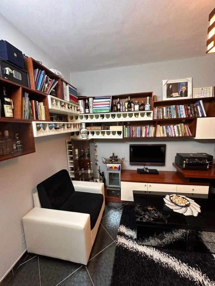 Tirane, jepet me qera apartament 3+1+Ballkon Kati 2, 117 m² (Stacioni i Trenit, Rruga Karl Gega)