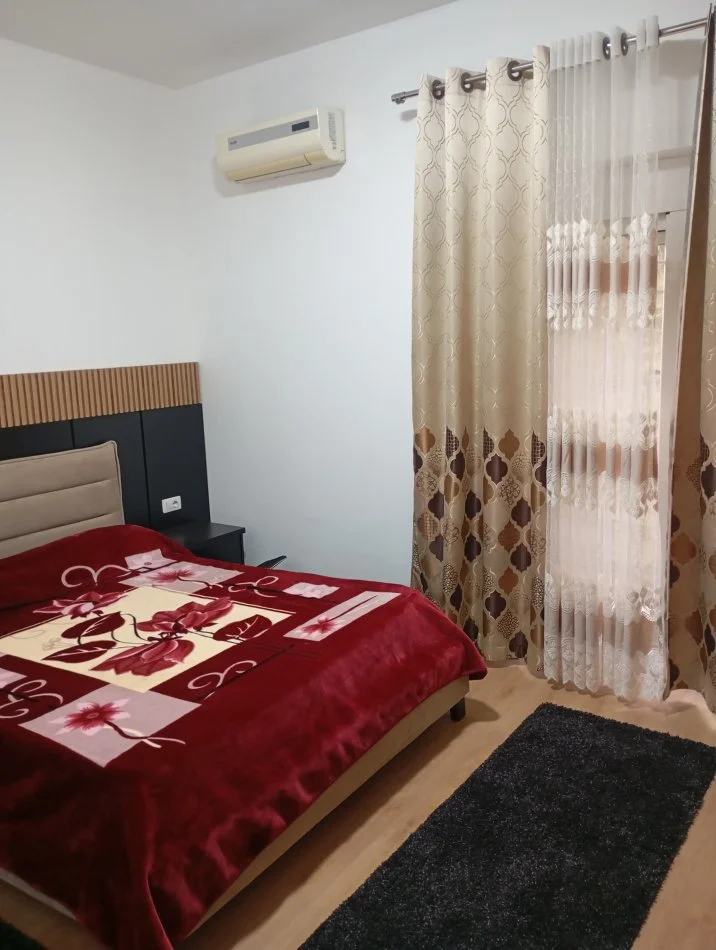 Tirane, jap me qera apartament 2+1 Kati 1, 450 € 