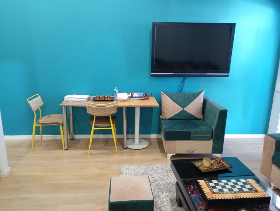 Tirane, jap me qera apartament 2+1 Kati 1, 450 € 