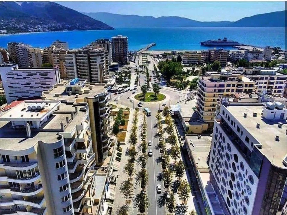 Vlore, jepet me qera apartament 1+1+Ballkon Kati 6, 65 m² 350 € (skele)