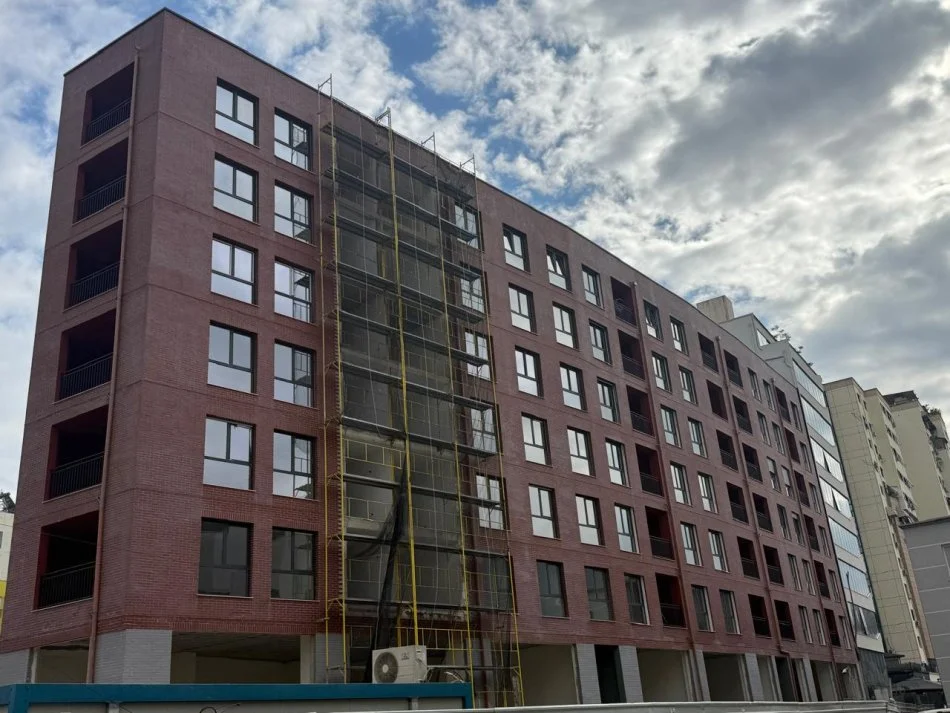 Tirane, shitet apartament 5+1+Aneks+Ballkon Kati 3, 200 m² 360.000 € (Stacioni i Trenit / Prane SPAK)