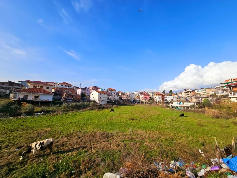 SHITET: TOKE me çmim okazion ne zonen e Saukut  📍  4.000 m² ( 520.000 € )