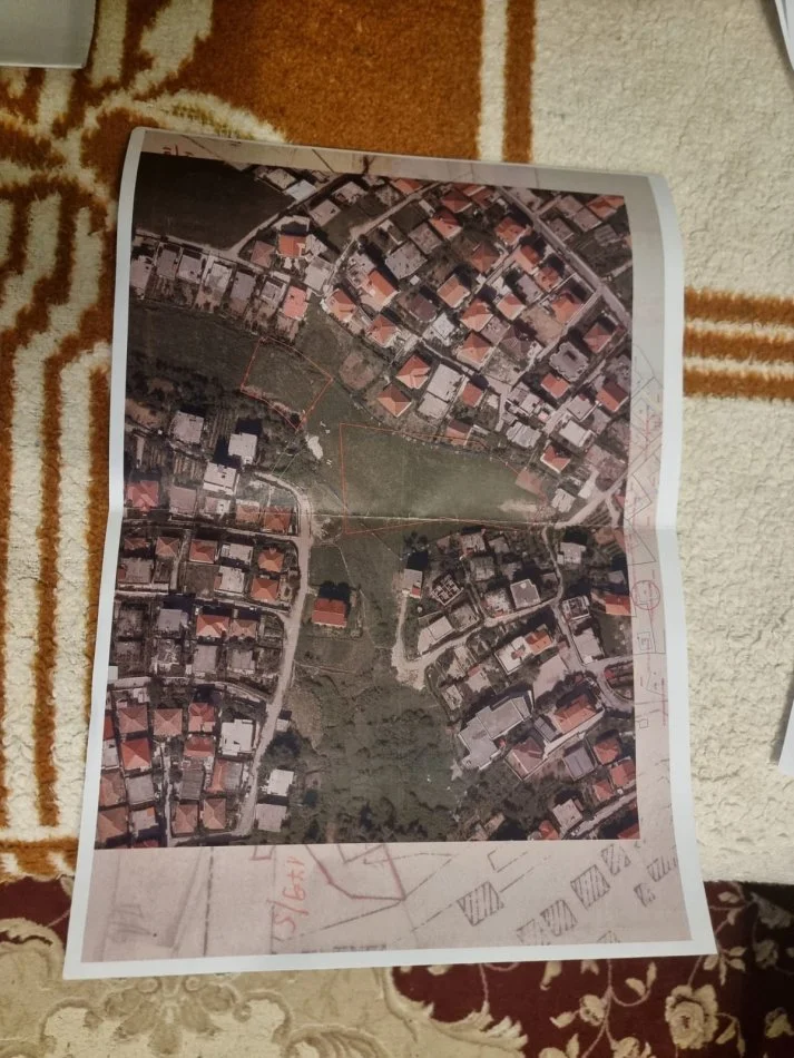 SHITET: TOKE me çmim okazion ne zonen e Saukut  📍  4.000 m² ( 520.000 € )