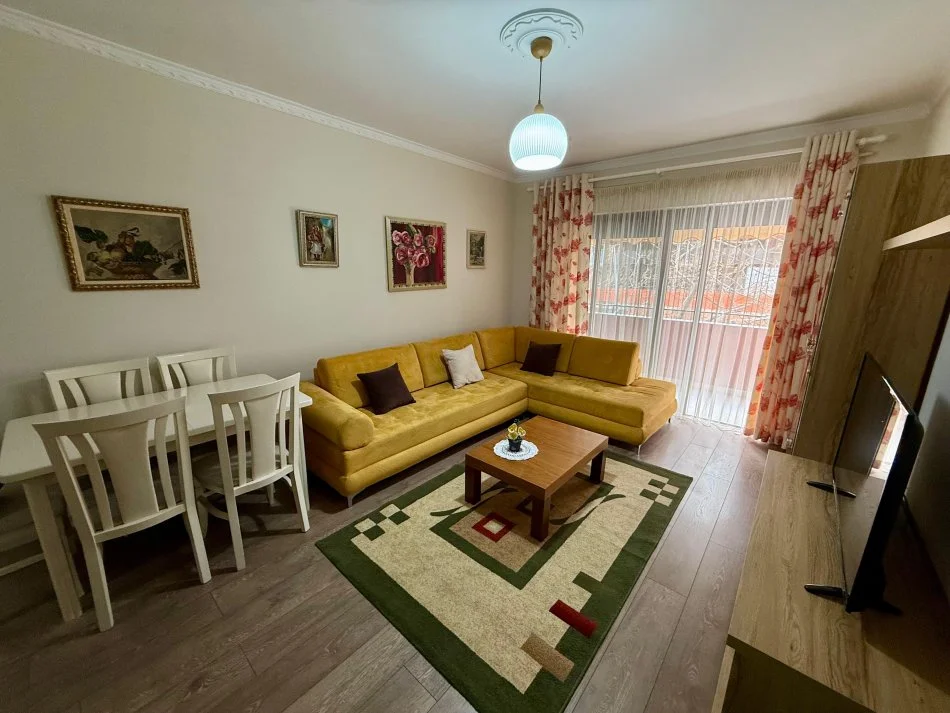 Tirane, shes apartament 2+1+Ballkon Kati 2, 117 m² 156.000 € (YZBERISHT)