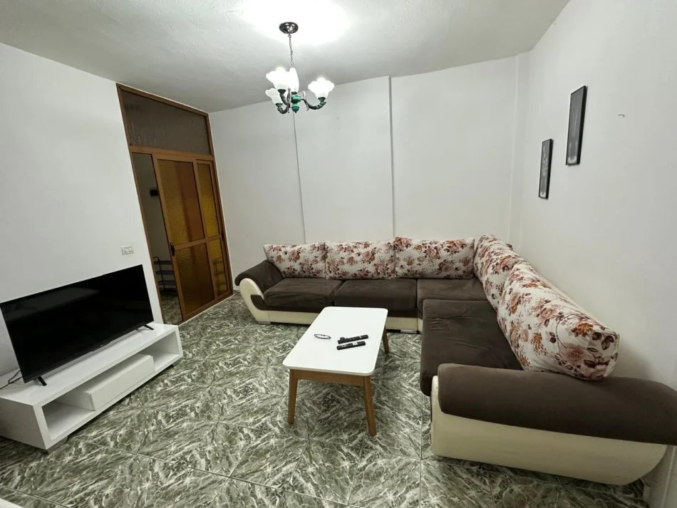 Tirane, jap me qera 2+1 Kati 7, 90 m² 500 € (Don Bosko)