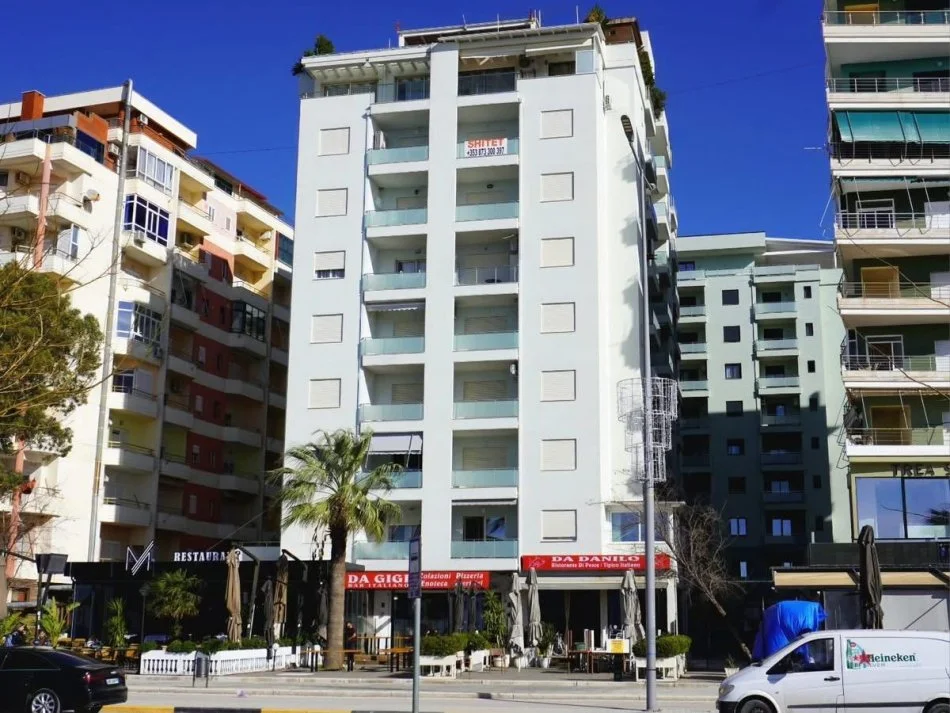 Vlore, jepet me qera apartament 2+1+Ballkon , 84 m² 600 € (Lungomare)