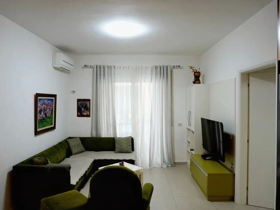 Vlore, jepet me qera apartament 2+1+Ballkon , 84 m² 600 € (Lungomare)