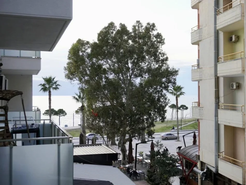 Vlore, jepet me qera apartament 2+1+Ballkon , 84 m² 600 € (Lungomare)