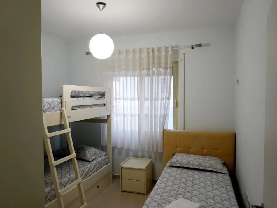 Vlore, jepet me qera apartament 2+1+Ballkon , 84 m² 600 € (Lungomare)