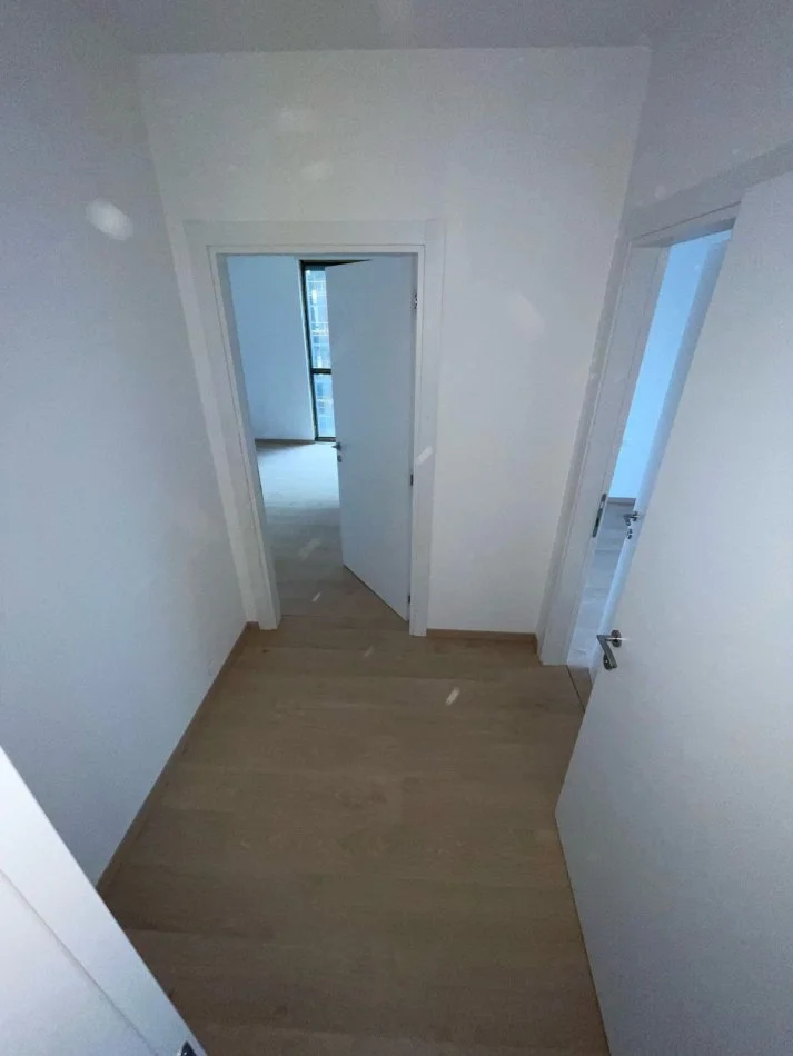 Tirane, shitet apartament 2+1+Ballkon Kati 5, 117 m² 152.000 € (Laprak)