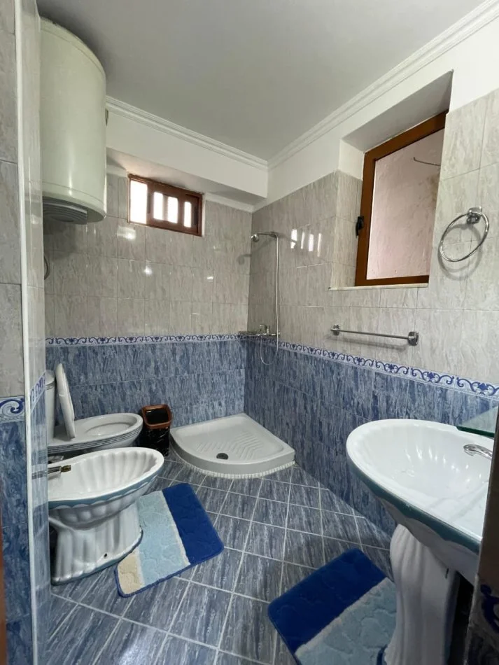 Tirane, jepet me qera apartament 3+1 Kati 3, 82 m² 700 € 