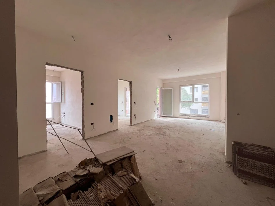 Tirane, shes apartament 2+1+Ballkon Kati 4, 104 m² 165.920 € (Rr Dritan Hoxha , Laprake)