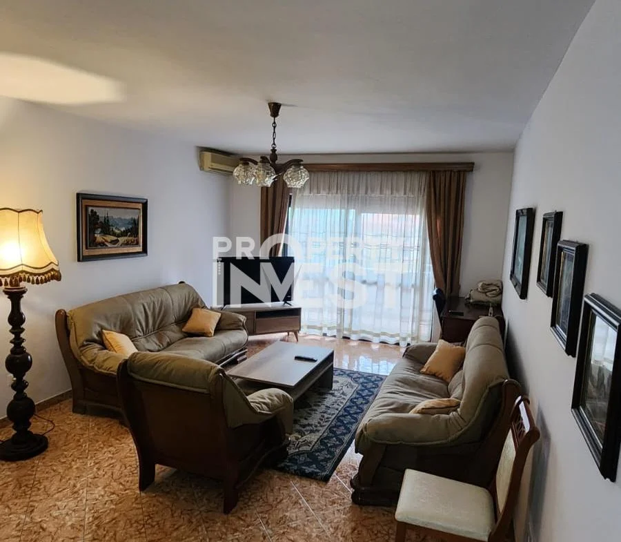 Tirane, jepet me qera apartament 2+1 Kati 4, 110 m² 500 € (pallati me shigjeta)