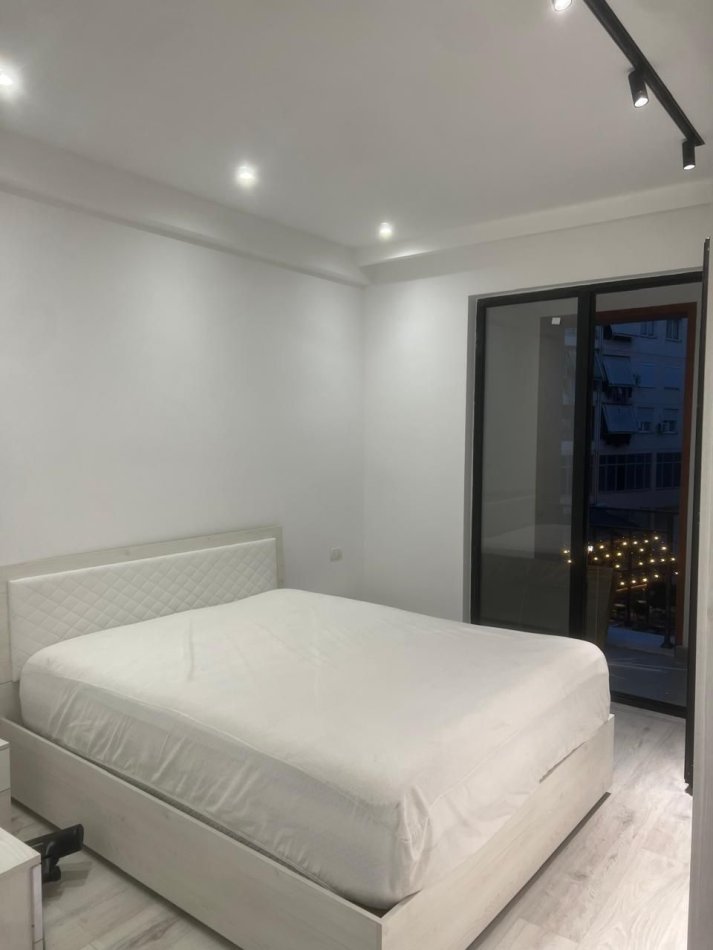 Tirane, jepet me qera apartament 1+1 Kati 4, 68 m² 500 € (Astir)