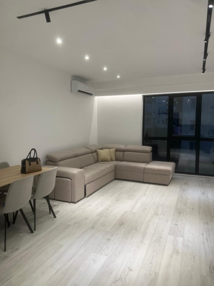 Tirane, jepet me qera apartament 1+1 Kati 4, 68 m² 500 € (Astir)