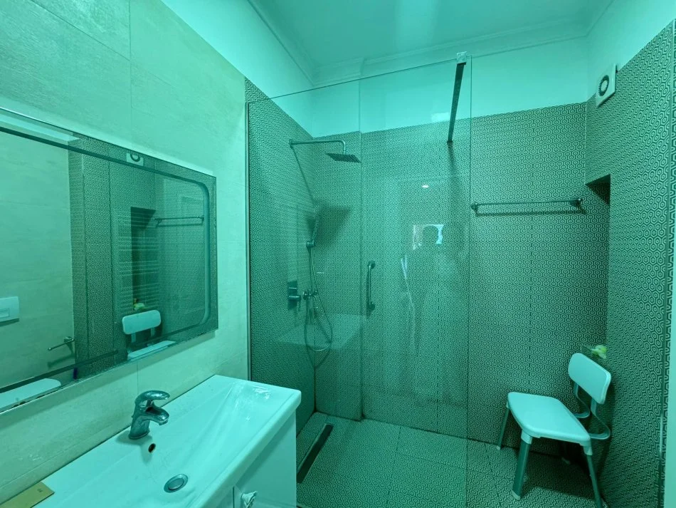 Tirane, jepet me qera apartament 2+1 , 90 m² (Liqeni i Thate)