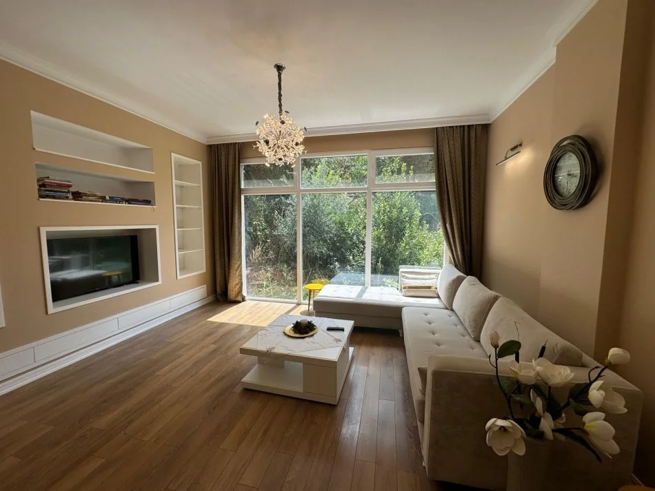 Tirane, jepet me qera apartament 2+1 , 90 m² (Liqeni i Thate)